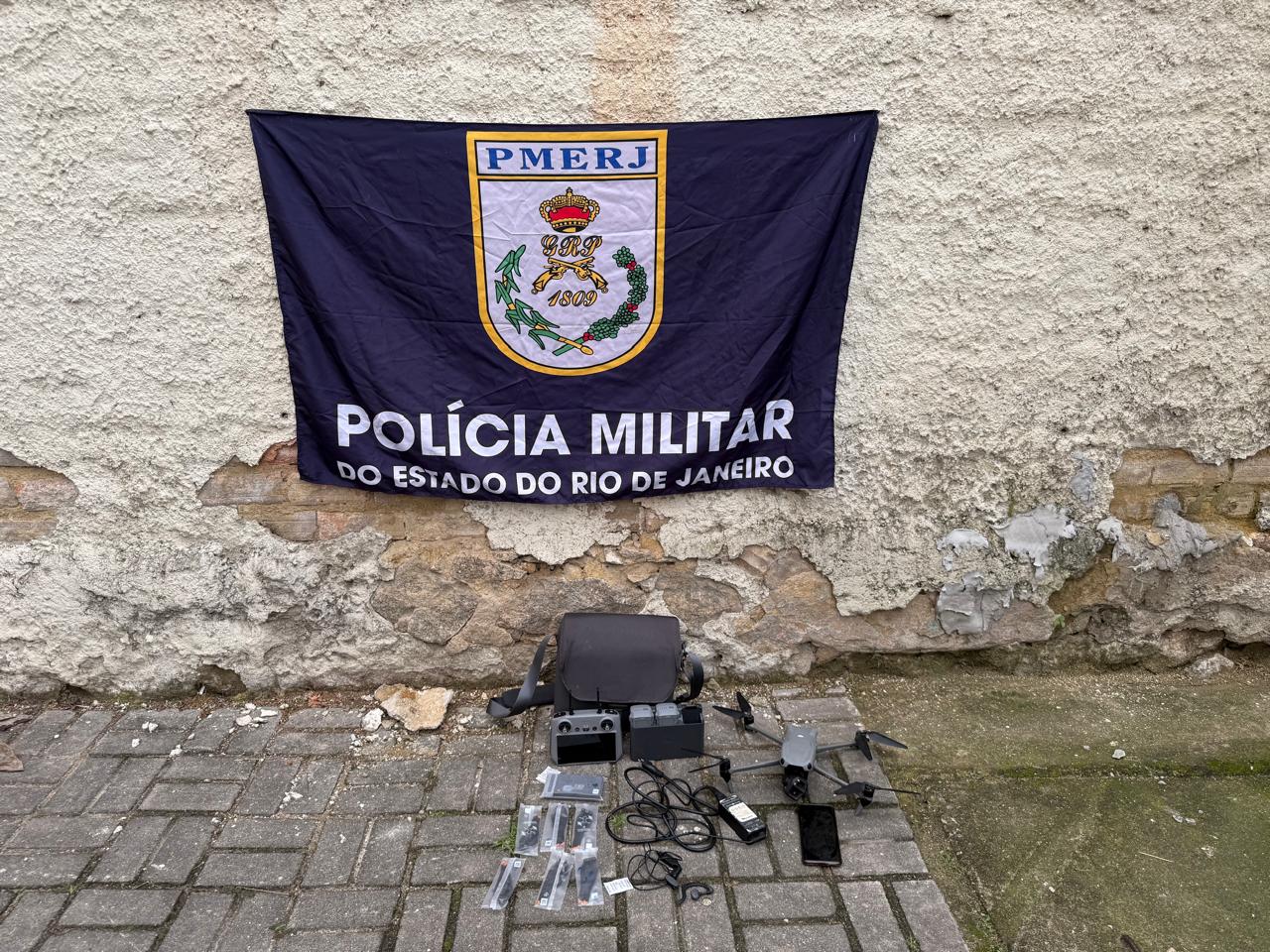 Drone é apreendido em Duque de Caxias após uma informação do Disque Denúncia